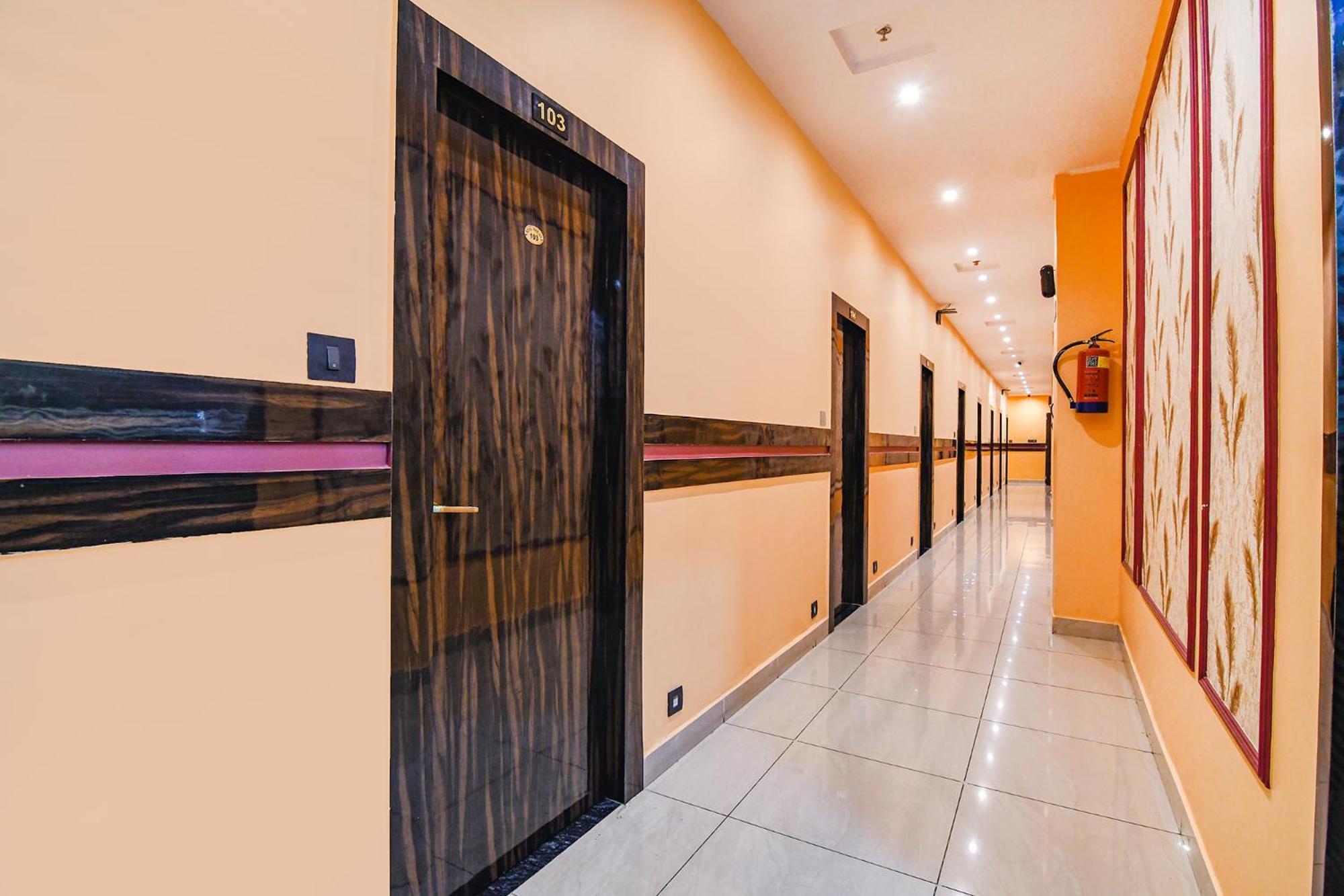 Fabhotel Royal Park Inn - Nr Eden Garden Stadium Calcutá Exterior foto
